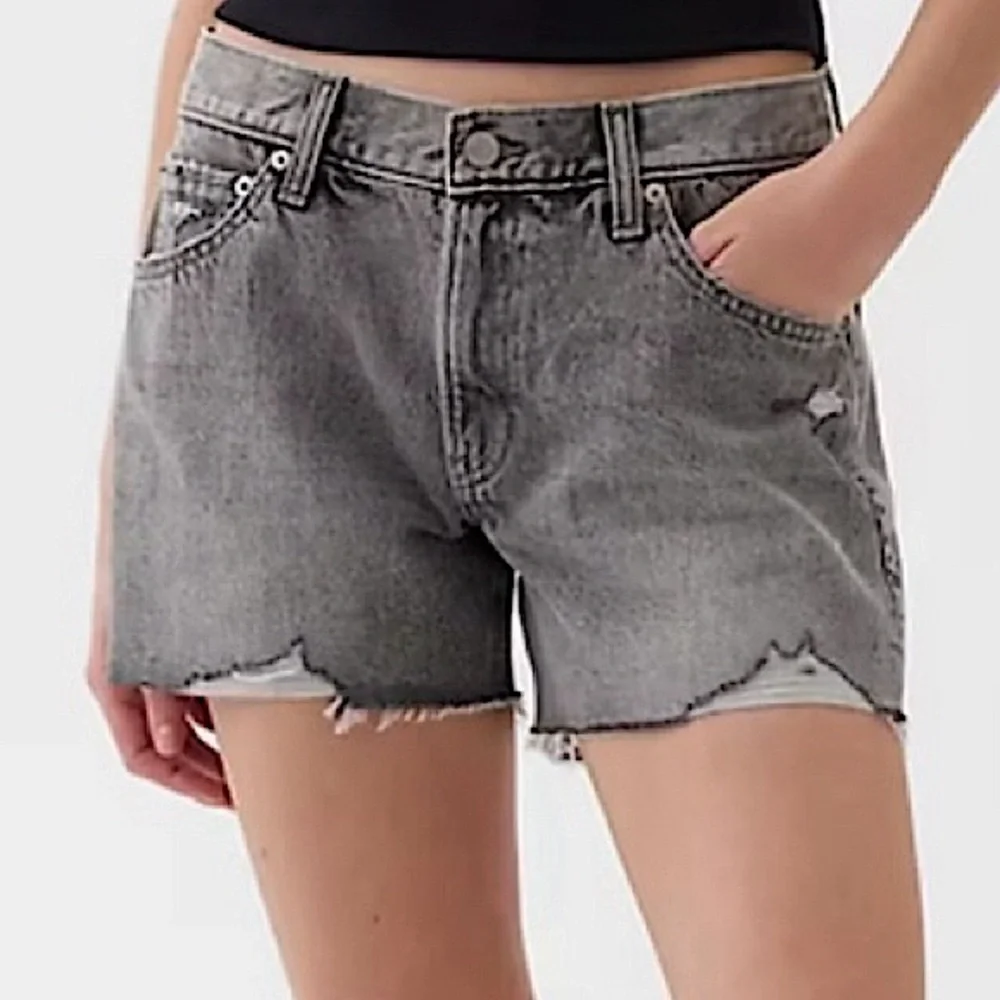 GAP Low Rise Stride Denim Shorts - Picture 2 of 9